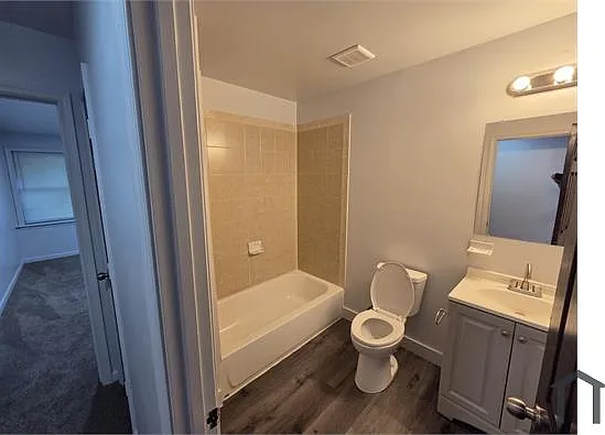 1606 Riggs Ave — Photo 9