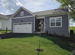 7355 Kings Pointe Dr, Fairlawn, VA 24141