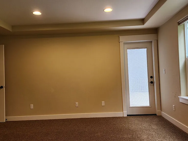 3819 Cameron Dr NE — Photo 64
