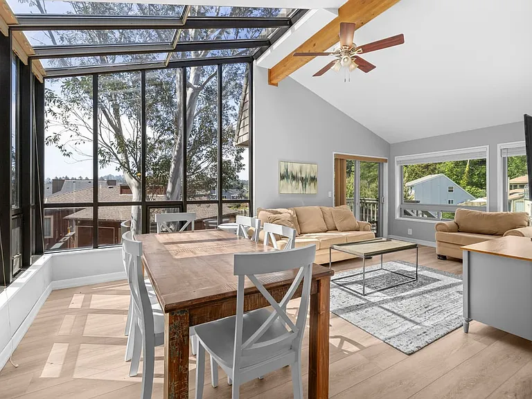 1253 NE East Lagoon Dr — Photo 13