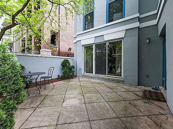 4th image of 1151 W Wrightwood Ave APT 1W