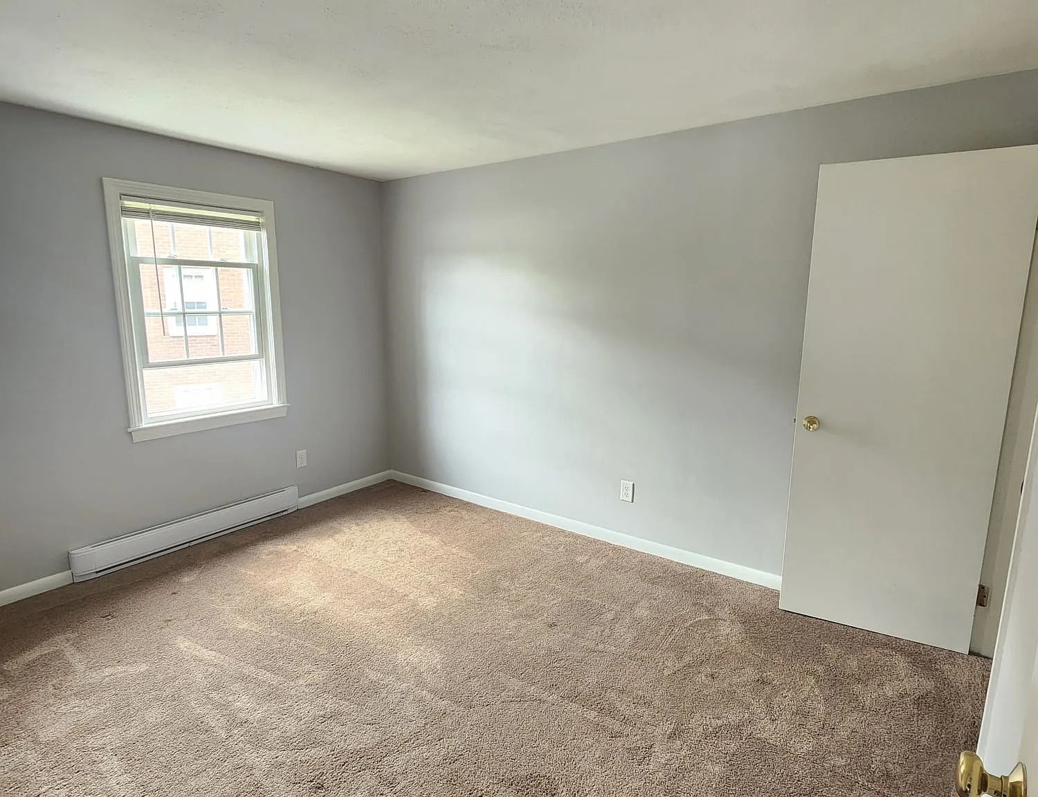 2 bed, 704 sqft, $2,100 — Photo 3