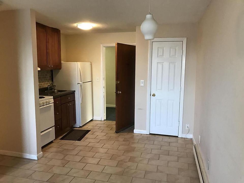 2nd image of 720 Bennington St APT 304