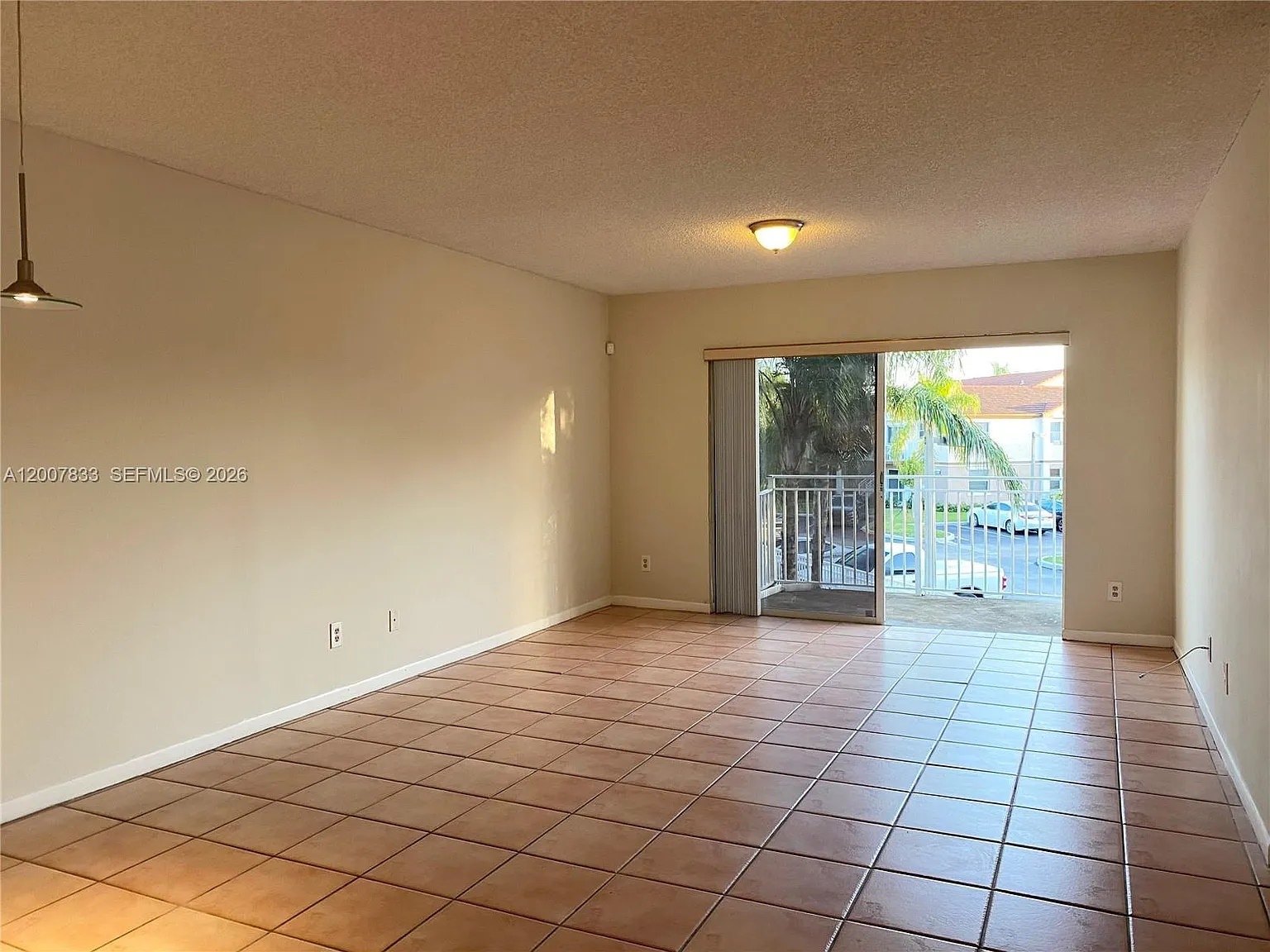 Club Quarters At Raintree — Photo 2
