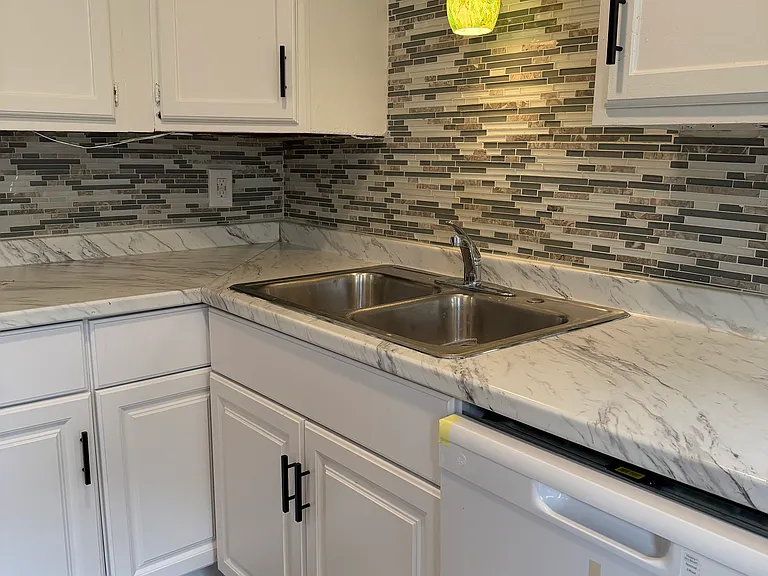 209 Rear 21 — Photo 6