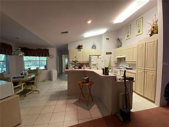 5th image of 10300 NW 21st St