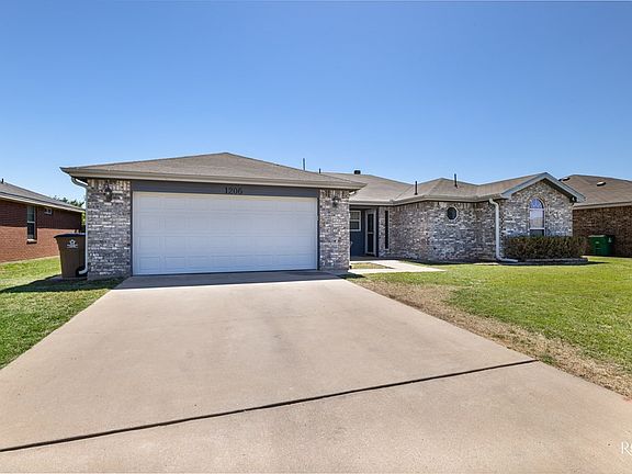 4th image of 1206 Hugo Ln