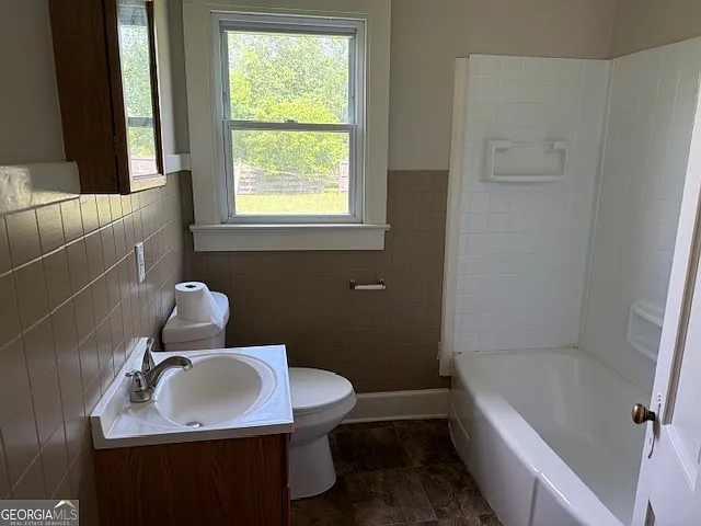 135 Fairview Ave — Photo 8