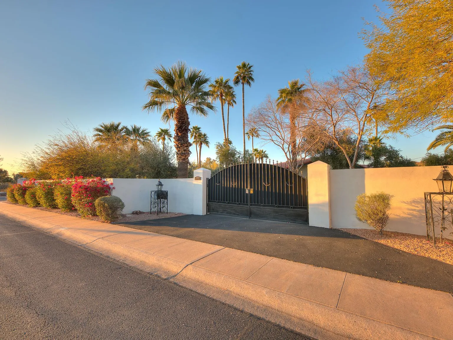 E Camelback Rd, Phoenix — Photo 3