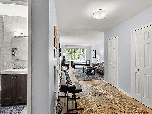 3rd image of 66 Overlook Ter APT 4K