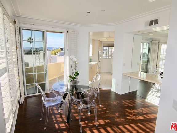 4th image of 2349 S Beverly Glen Blvd Unit 401