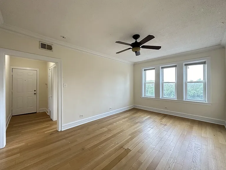 3533 W Fullerton Ave #4 — Photo 11