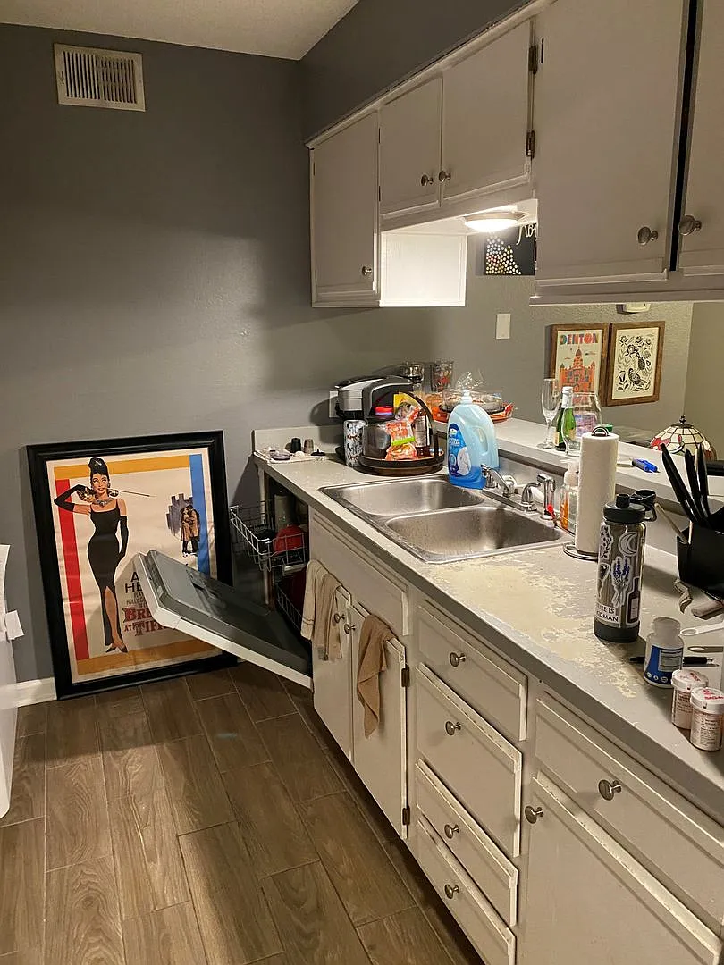 EL107 — Photo 4