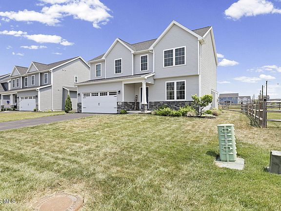 3rd image of 159 Valley Hall Dr
