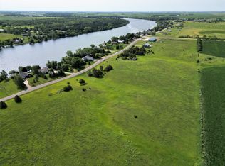 126757 W Shore Dr, Aberdeen, SD 57401