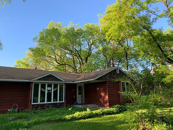 3rd image of 702 Highland Ave