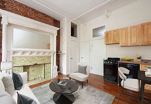 2nd image of 325 W 137th St #3