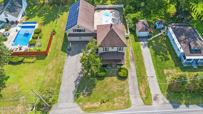 2nd image of 750 Stoners Trail Road
