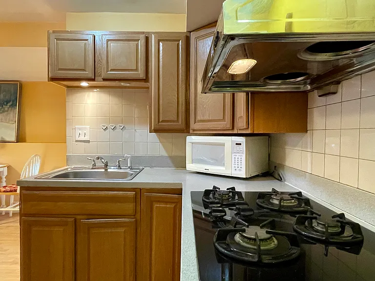2 Thomas St #B — Photo 15