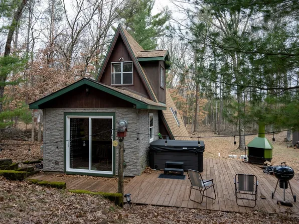 1876 W 16th Ave, Friendship, WI 53934