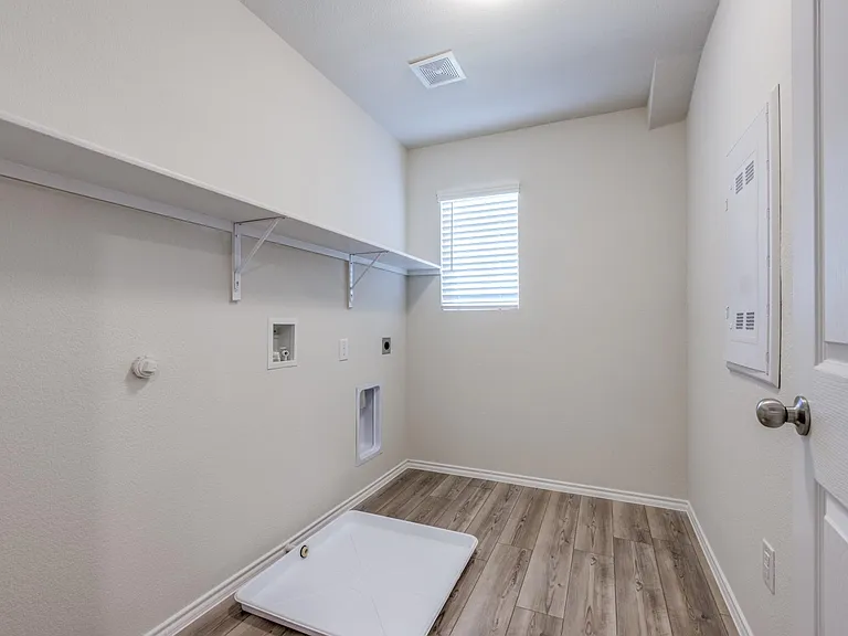 877 Table Rock St — Photo 15