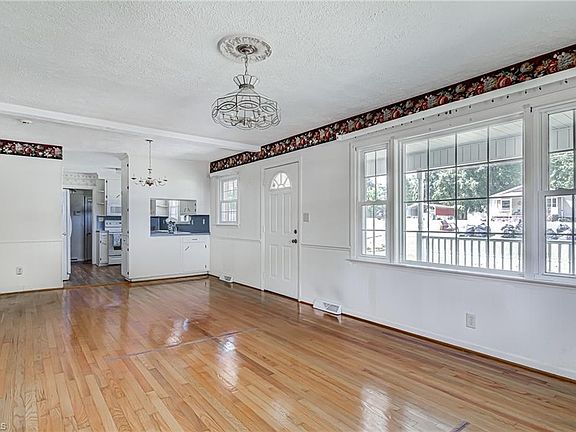 4th image of 512 Eugene St