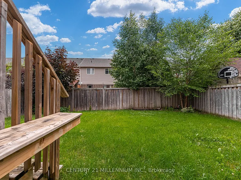 217 King St S #UPPER — Photo 23