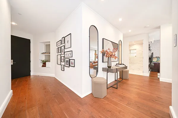 Rented by Compass | media 9