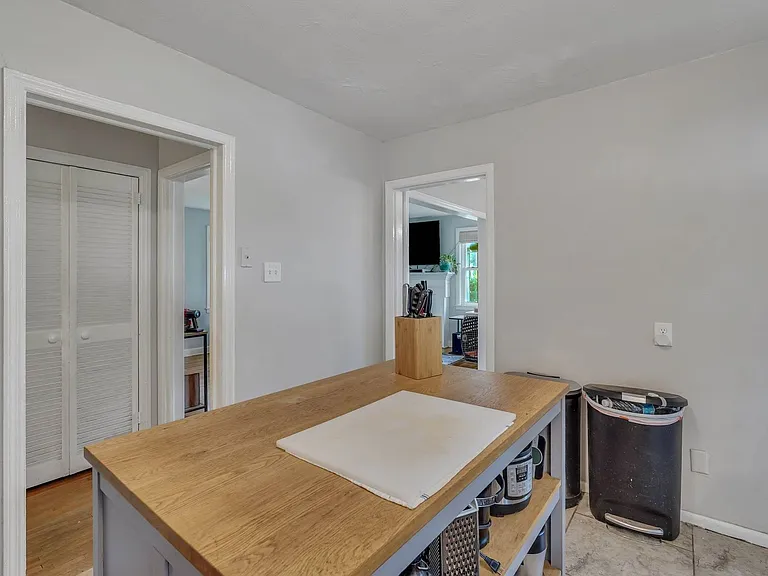 1506 E 55th St — Photo 16