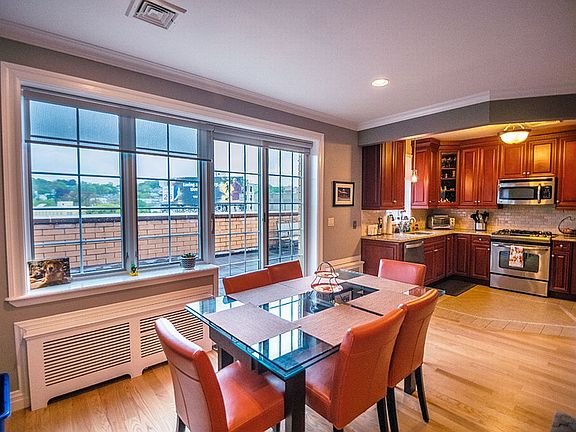 3rd image of 153 Bay St #6E