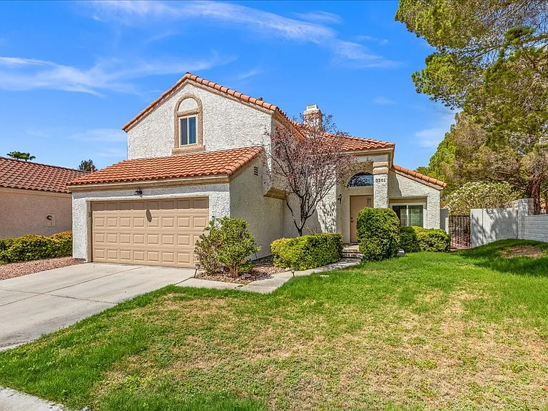 3201 Ventana Hills Dr — Photo 2