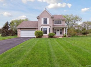 6697 Goldwin Dr, Brighton, MI
