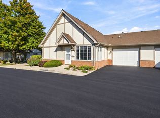 1684 Willow Circle Dr #1684, Crest Hill, IL 60403