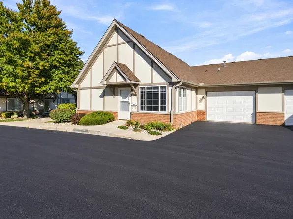 1684 Willow Circle Dr #1684, Crest Hill, IL 60403