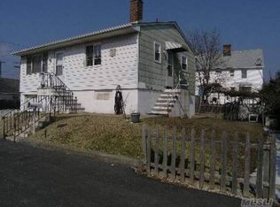 10 Pine Ln, Bayville, NY