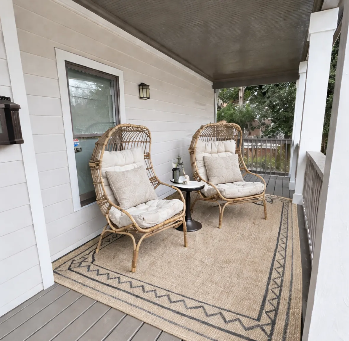 553 Irwin St NE — Photo 2