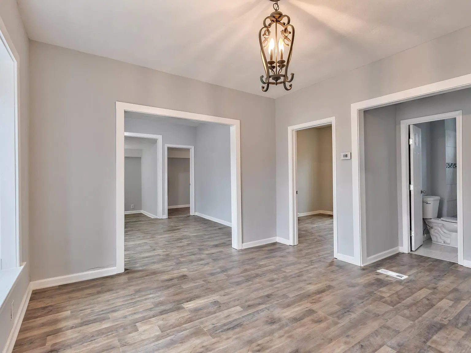 3 bed, 1300 sqft, $1,350 — Photo 2