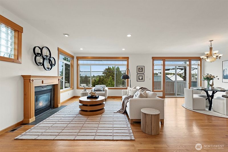 3rd image of 16 Florentia Street