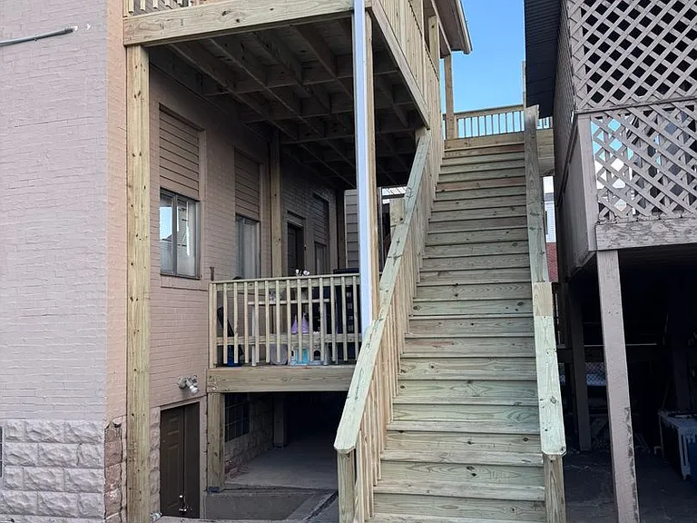 2918 Walnut St — Photo 2