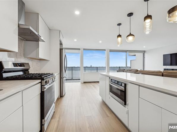 3 Horizon Rd #610, Fort Lee, NJ 07024