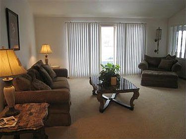 3rd image of 33140 Cromwell Dr