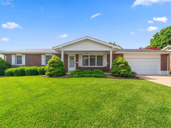 725 Apricot Dr, Saint Charles, MO 63301