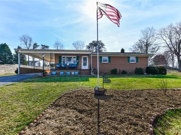 5752 Nylon Dr, Winston Salem, NC 27105