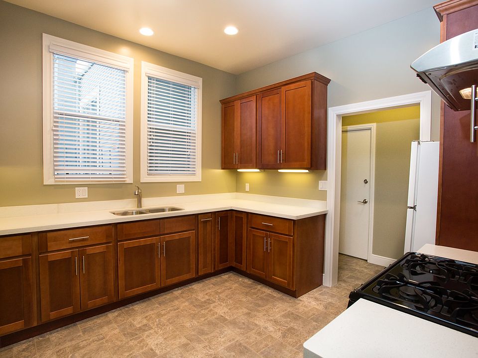 1st image of 4425 California St APT 2