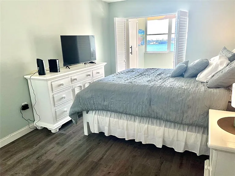 4550 Cove Cir #804 — Photo 15
