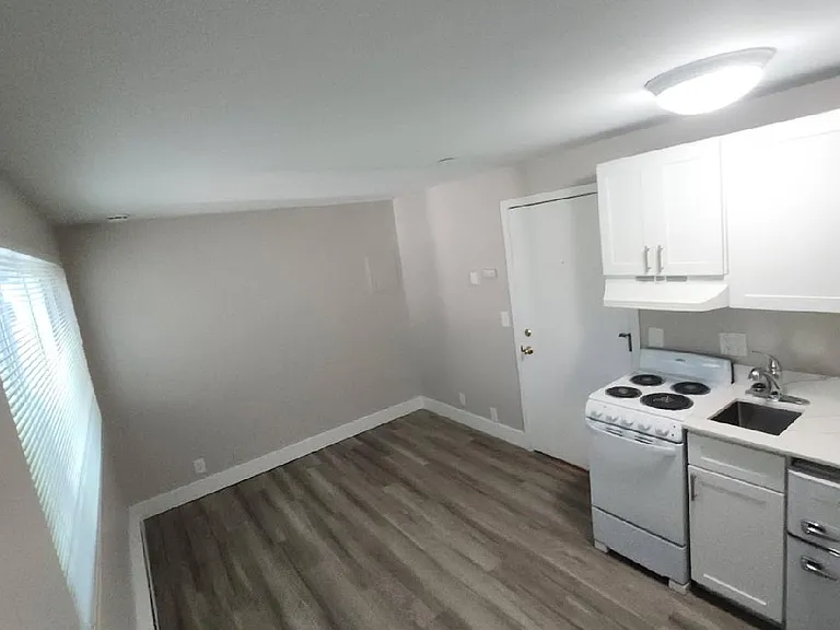 400 E Union St #7 — Photo 5