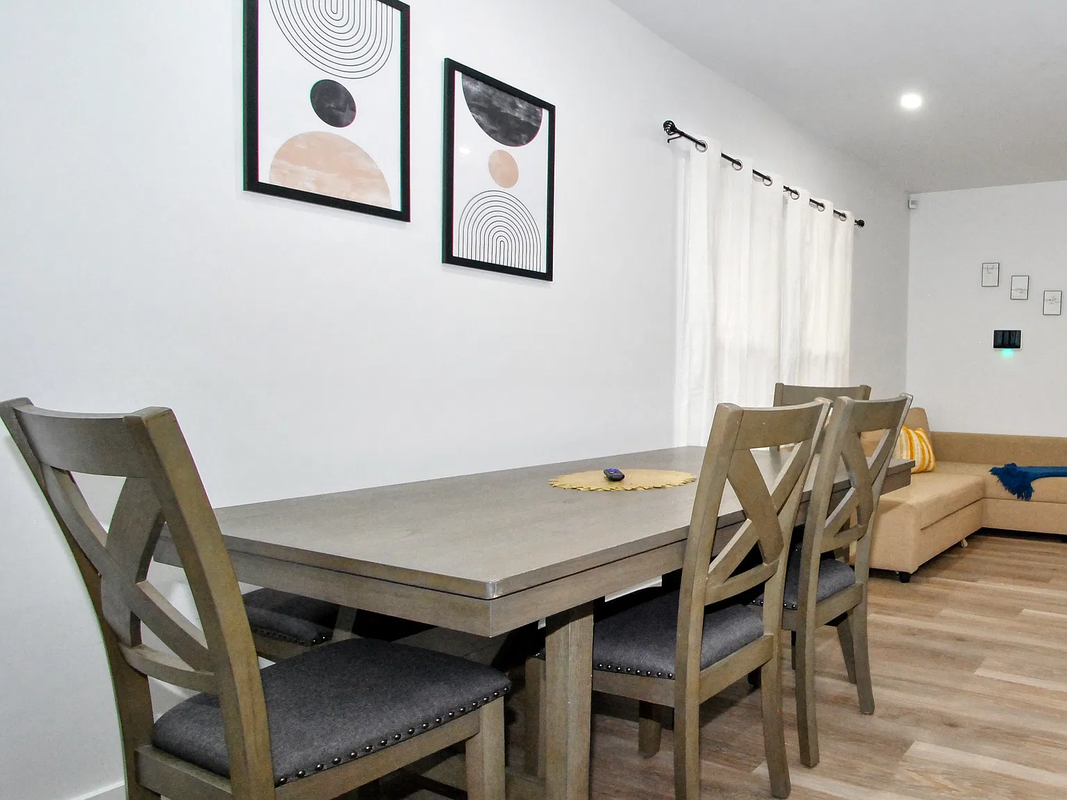 3 bed, 1100 sqft, $1,700 — Photo 3