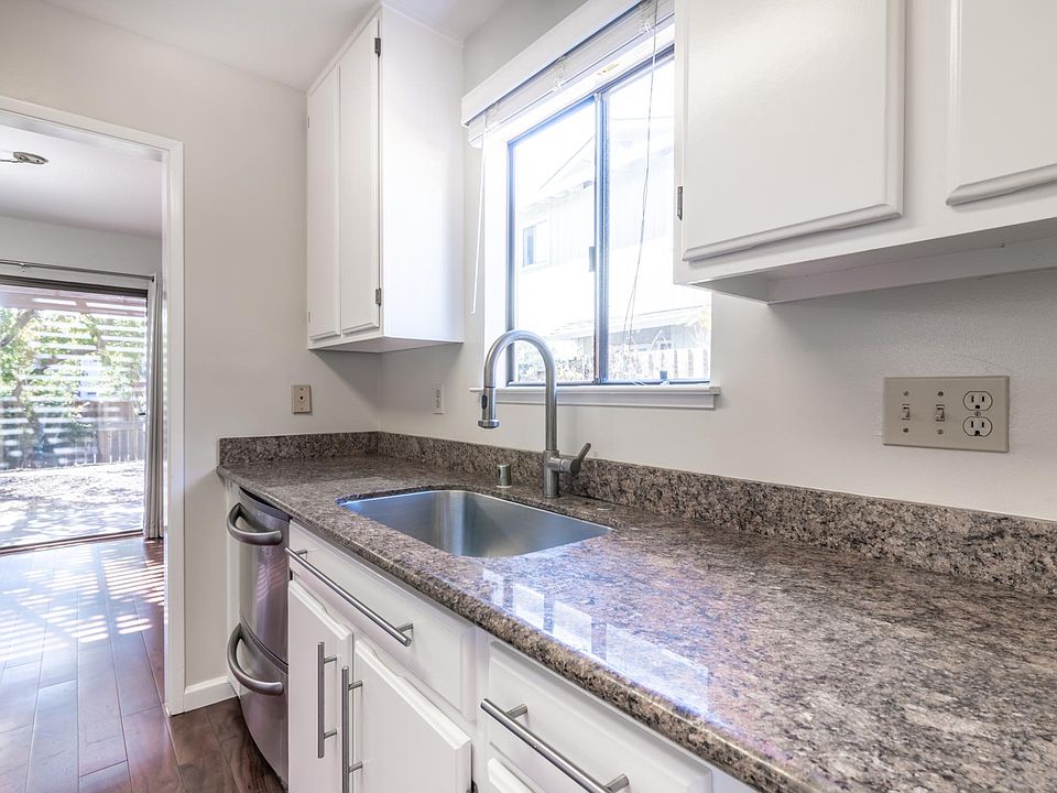 1st image of 2909 Simkins Ct