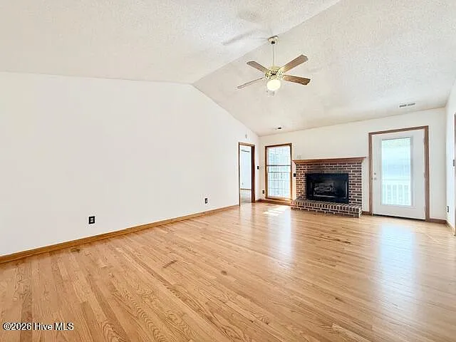 1215 Willow Springs Dr W — Photo 3