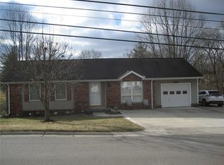 921 Columbus Ave, Batesville, IN 47006